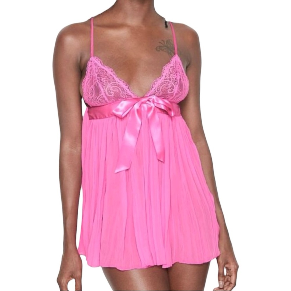 4/$40 Victoria’s Secret Hot Pink Lace‎ Spaghetti Strap V-Neck Babydoll Chemise